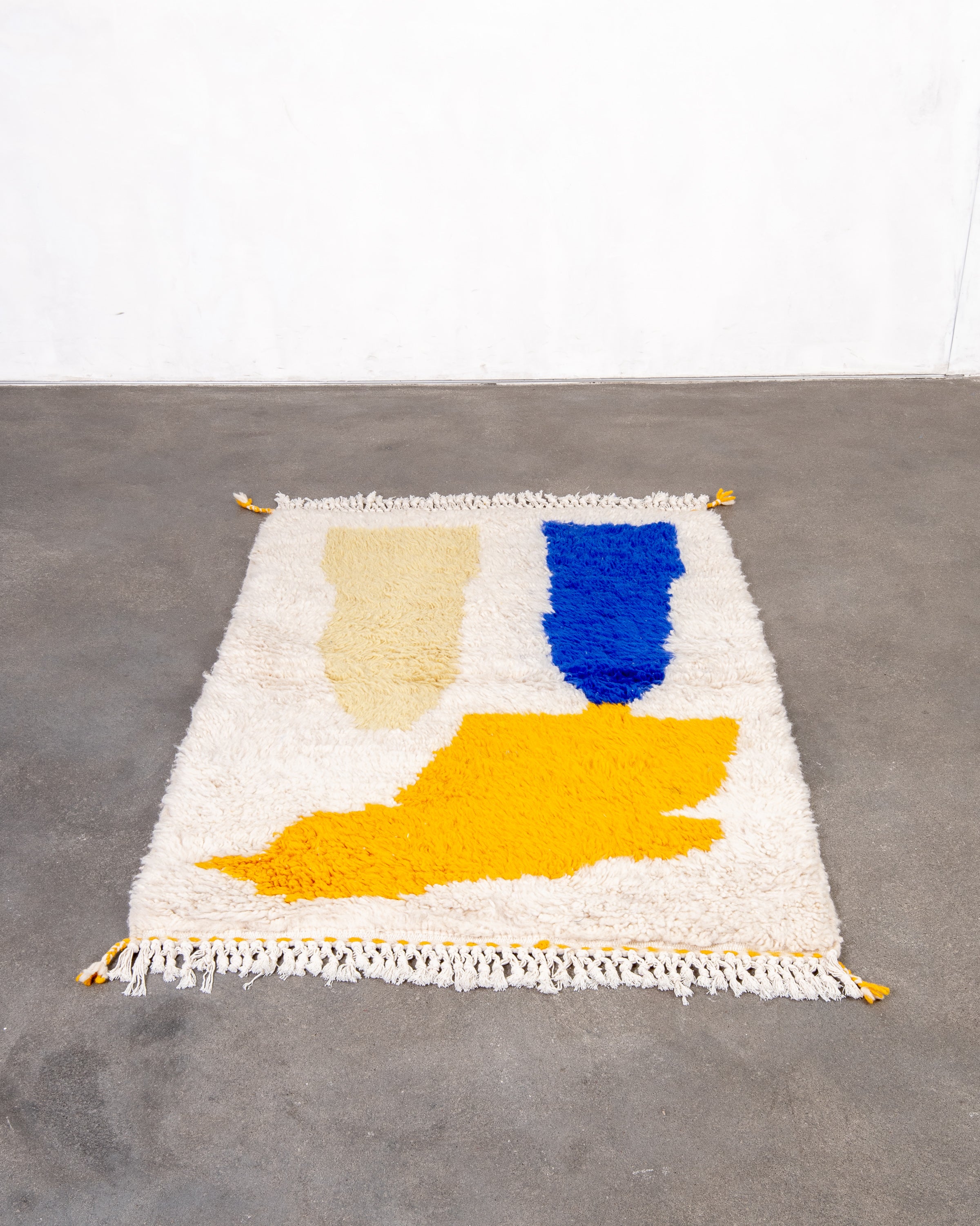 Modern designer handcrafted Berber rug from morocco Beniourain with beautiful colors and patterns